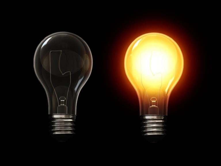 lampadina idea elettricità