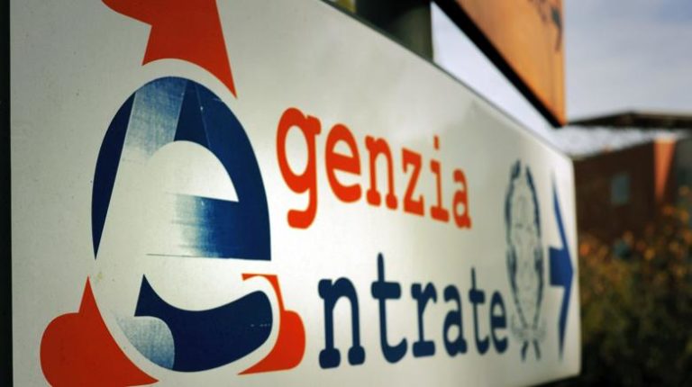 Regime forfettario consulenti finanziari contratto misto