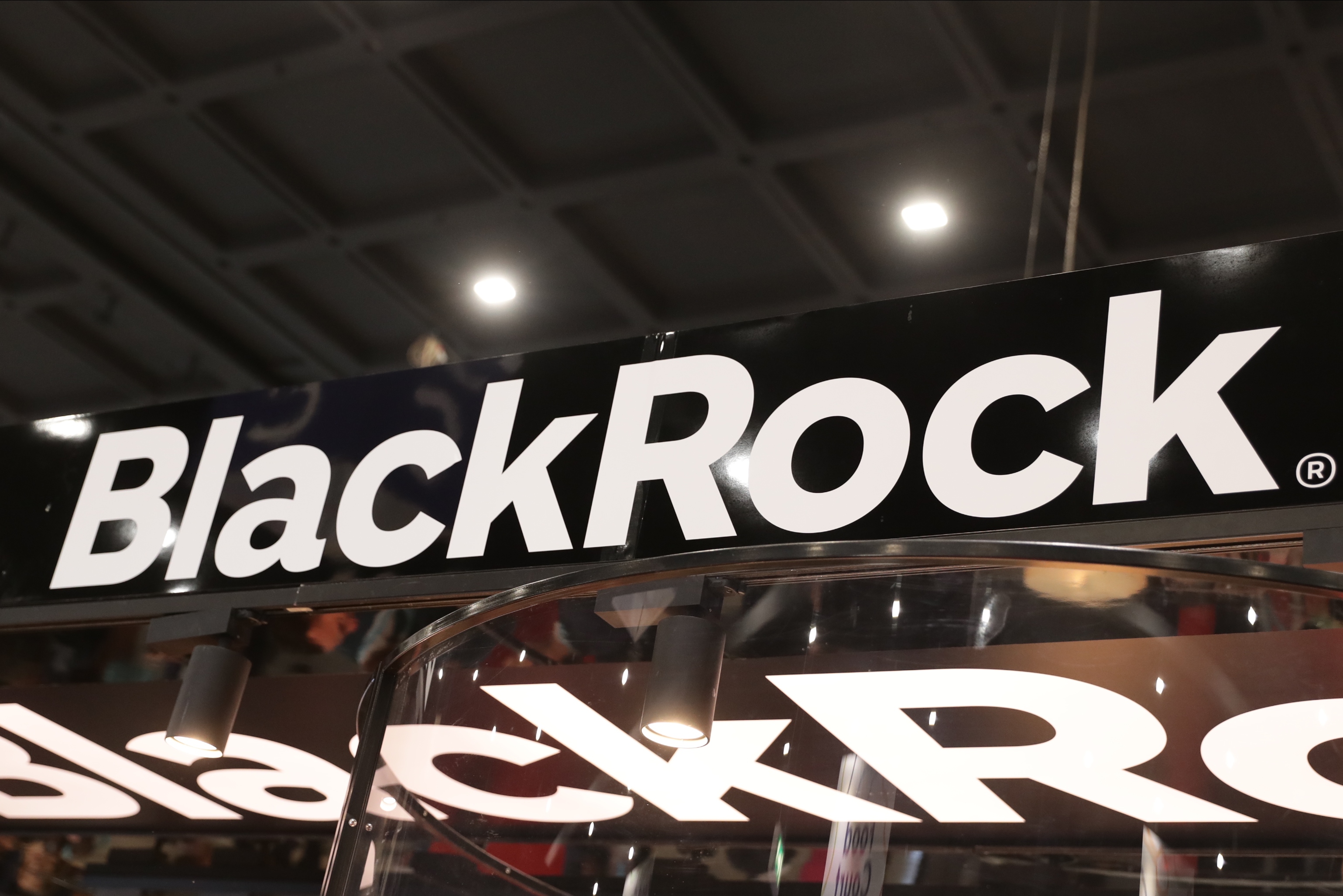 Mps e Mediobanca: BlackRock in campo nella sfida tra investitori e Delfin